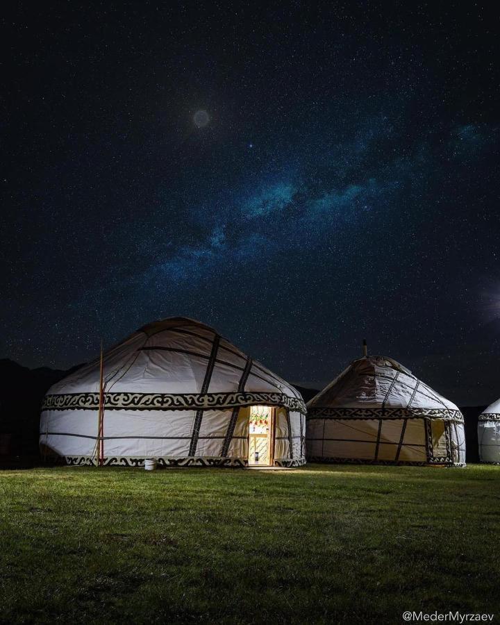 Hotel Ulush Yurts Naryn Exterior foto