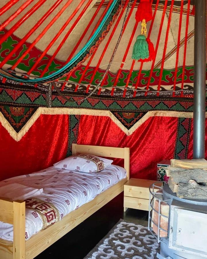 Hotel Ulush Yurts Naryn Exterior foto