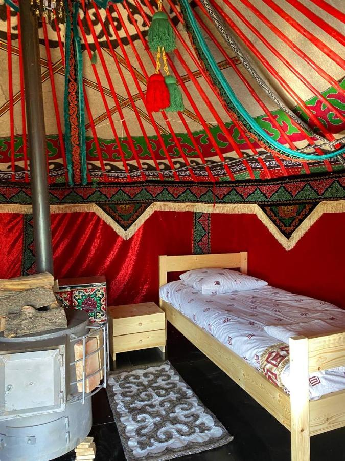 Hotel Ulush Yurts Naryn Exterior foto